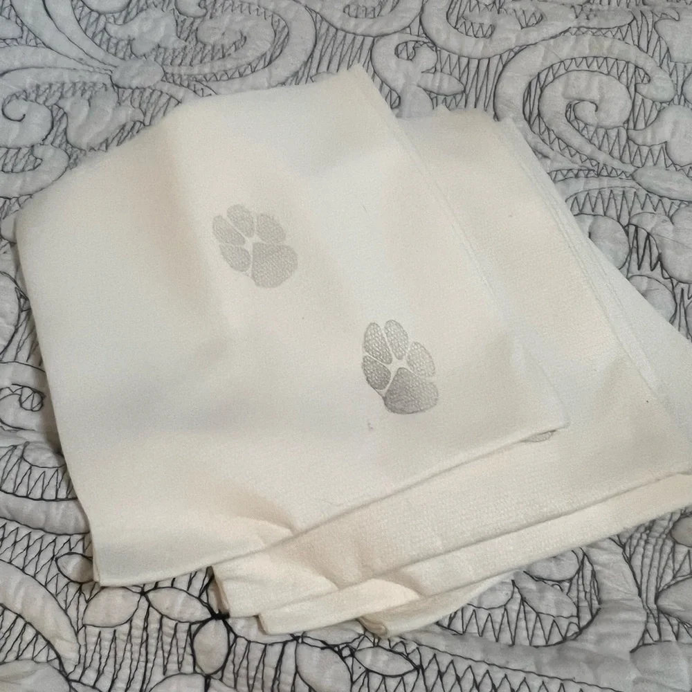 TravelDog Insulated Bag with Dog Bowls, Food Storage, and Doggie Napkins